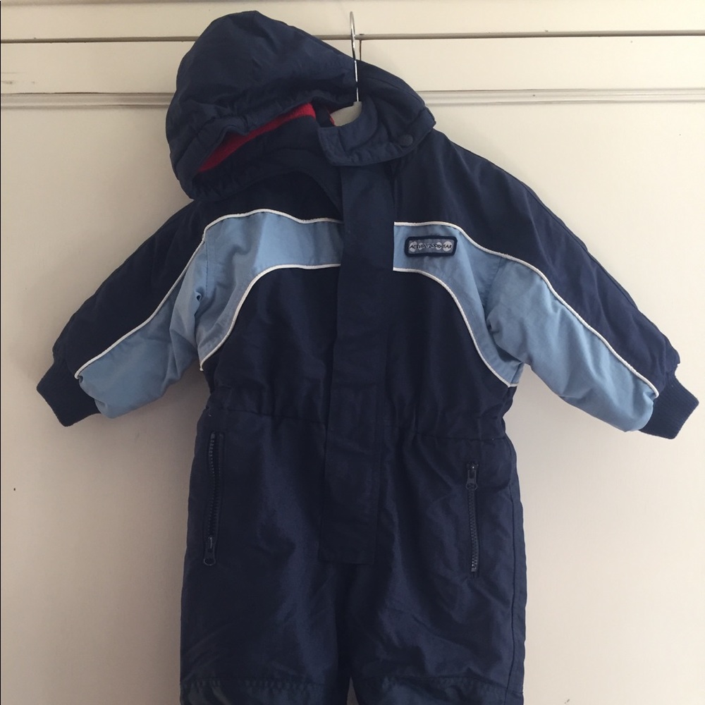 Full snowsuit w/detachable hood